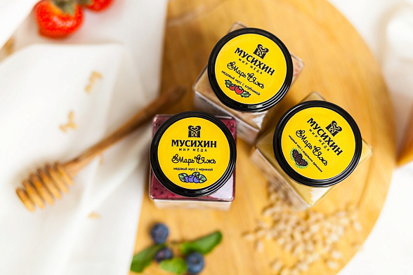 Медовый мусс с кедровыми орешками