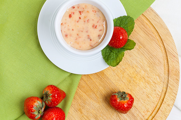 Медовый мусс с клубникой