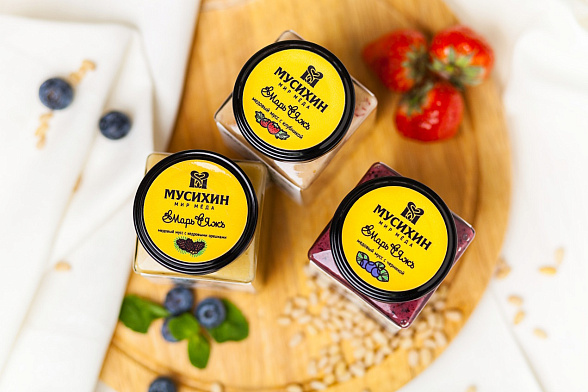 Медовый мусс с клубникой