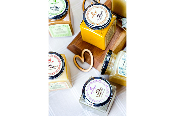 Натуральный мёд с цветочной пыльцой